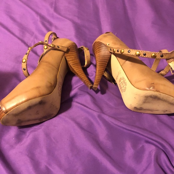 High heel shoes - Picture 2 of 3